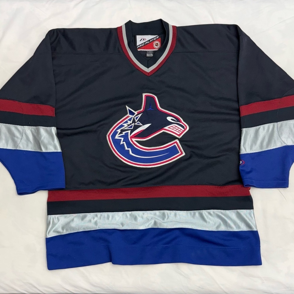 90s Pro Player Vancouver Canucks NHL Jersey